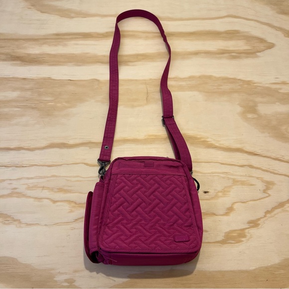 Lug RFID Convertible Crossbody Bag - Picture 3 of 12